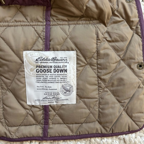 VNT Eddie Bauer women goose down quilted vest Size L plum and tan color - Picture 4 of 6